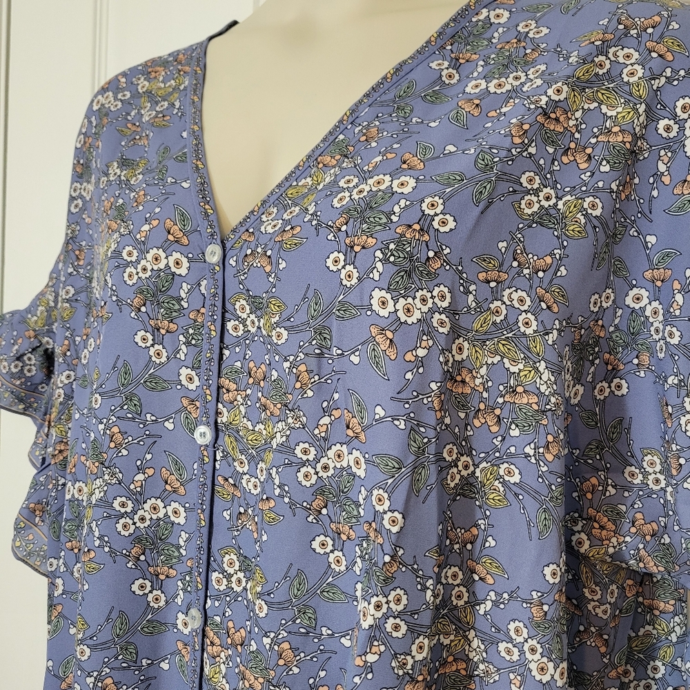 Max Studio Periwinkle Floral Ruffle Sleeve Tie Front Top Plus 2x - Picture 5 of 9